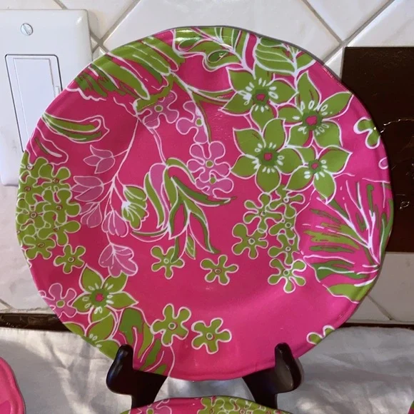 Set of 8 Lilly Pulitzer pink & green floral print plates